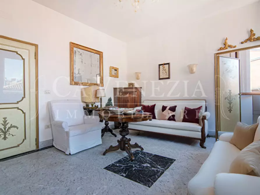 Immagine 3 di Appartamento in vendita  a Venezia