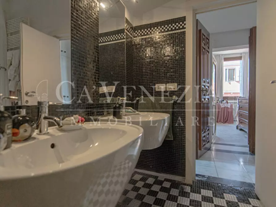 Immagine 5 di Appartamento in vendita  a Venezia