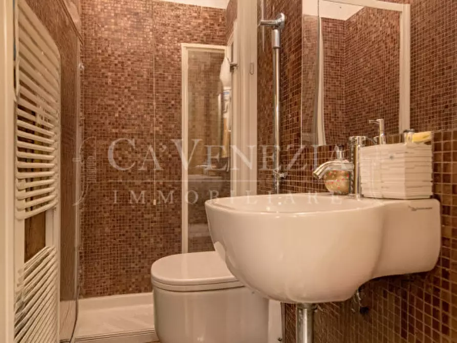 Immagine 10 di Appartamento in vendita  a Venezia