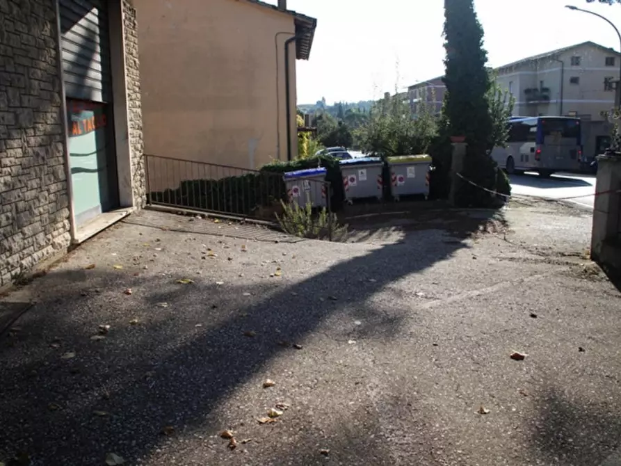 Immagine 13 di Capannone industriale in vendita  in via Tiberina, N. 51 a Todi