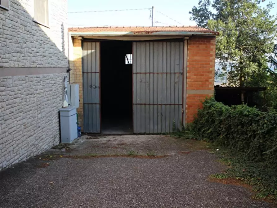 Immagine 16 di Capannone industriale in vendita  in via Tiberina, N. 51 a Todi