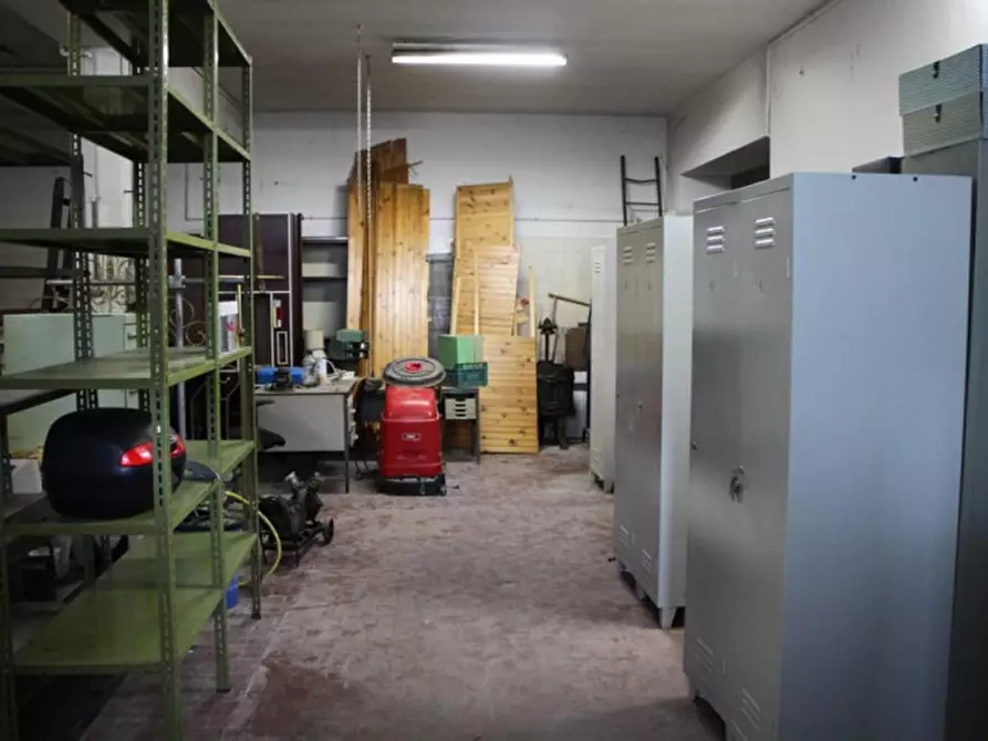 Immagine 21 di Capannone industriale in vendita  in via Tiberina, N. 51 a Todi