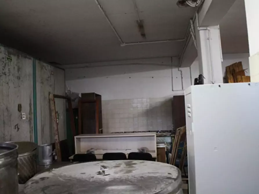 Immagine 22 di Capannone industriale in vendita  in via Tiberina, N. 51 a Todi