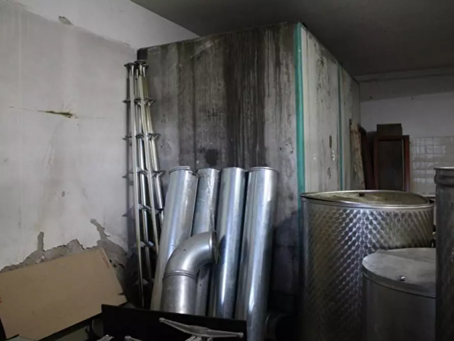 Immagine 23 di Capannone industriale in vendita  in via Tiberina, N. 51 a Todi