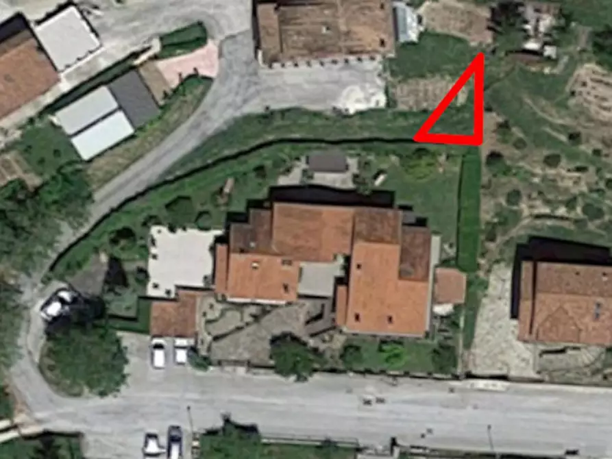 Immagine 2 di Terreno in vendita  in Via Macario Muzio, N. snc a Muccia