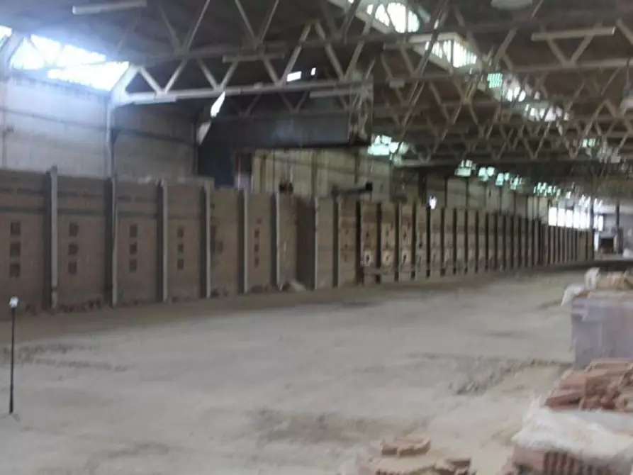 Immagine 4 di Capannone industriale in vendita  in Via Enrico Mattei, N. 91 a Asciano