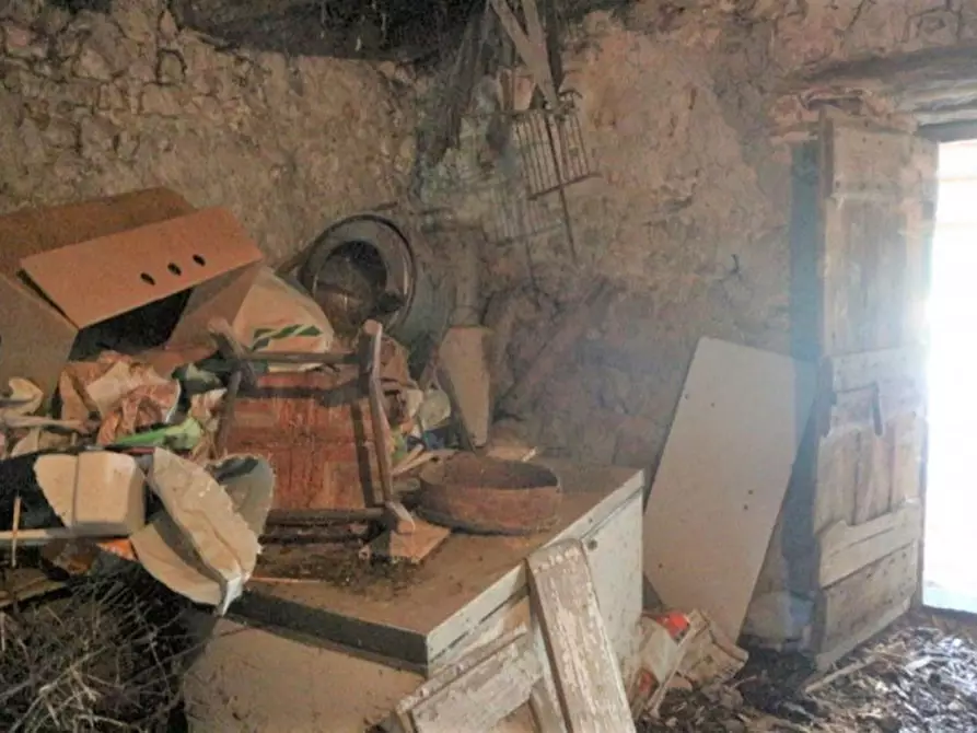 Immagine 10 di Magazzino in vendita  in Località Nasciolo a Arrone