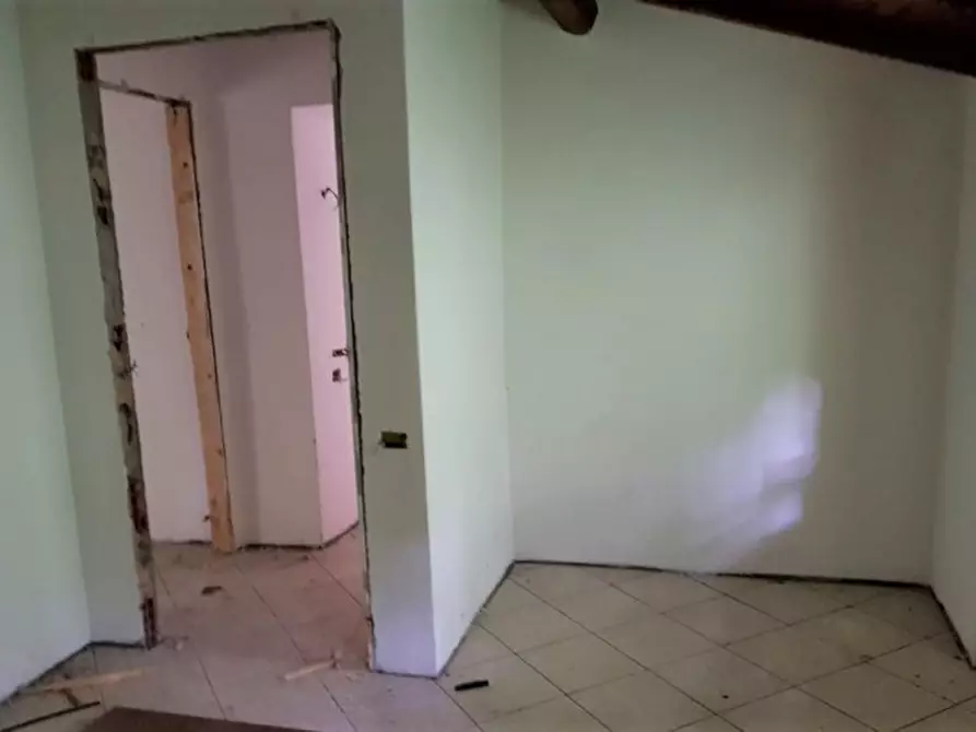 Immagine 11 di Appartamento in vendita  in Località Castello, N. 7 a Laino