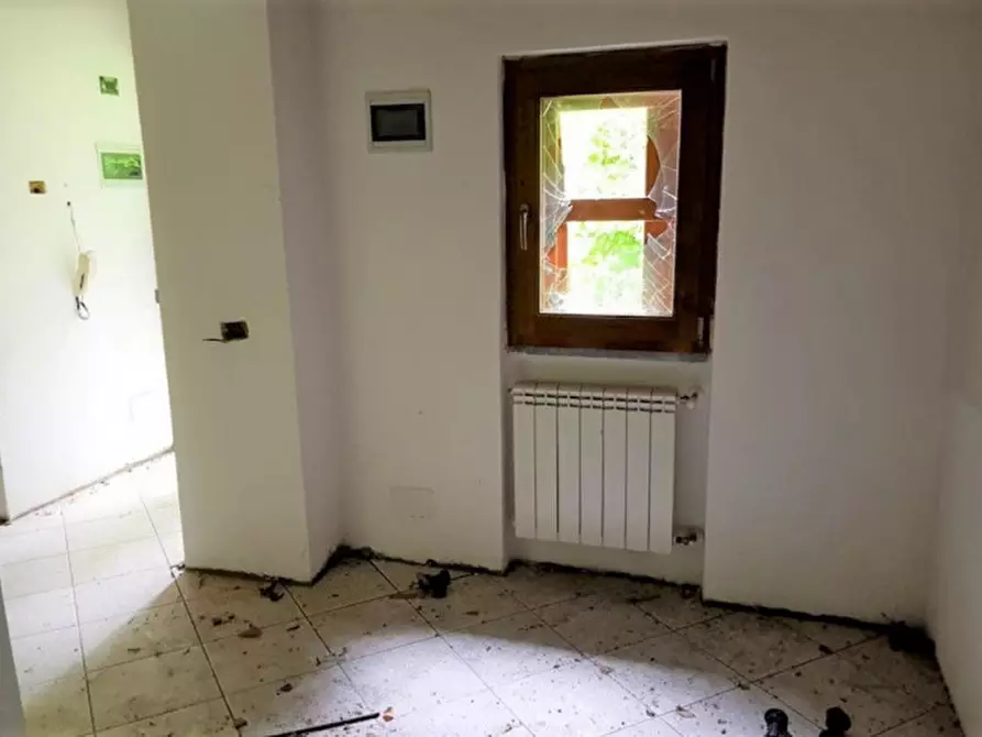 Immagine 15 di Appartamento in vendita  in Località Castello, N. 7 a Laino