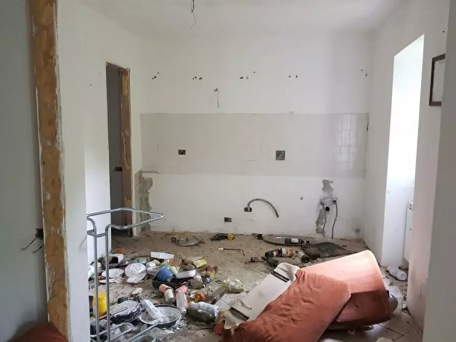 Immagine 3 di Appartamento in vendita  in Località Castello, N. 7 a Laino