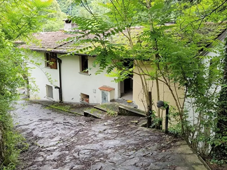 Immagine 17 di Appartamento in vendita  in Località Castello, N. 7 a Laino