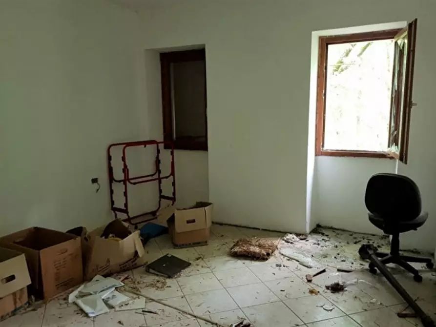 Immagine 11 di Appartamento in vendita  in Località Castello, N. 7 a Laino