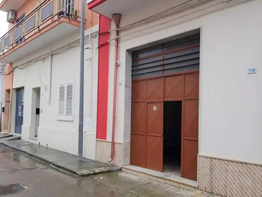 Immagine 4 di Negozio in vendita  in Via Trieste, N. 120 a San Donaci
