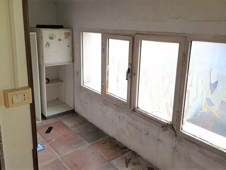 Immagine 18 di Negozio in vendita  in Via Trieste, N. 120 a San Donaci