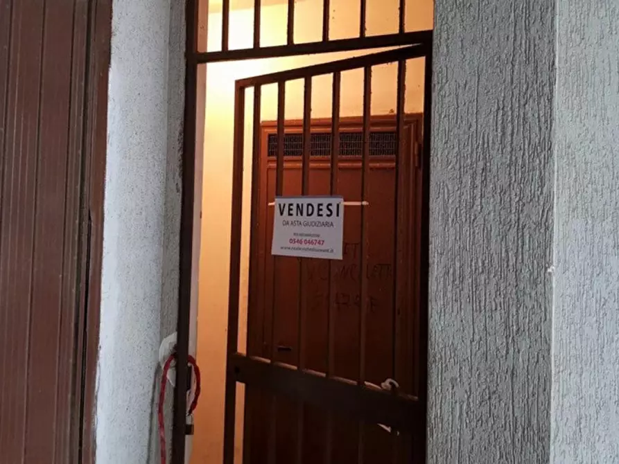 Immagine 8 di Cantina in vendita  in Via Trento, N. 77 a Brindisi