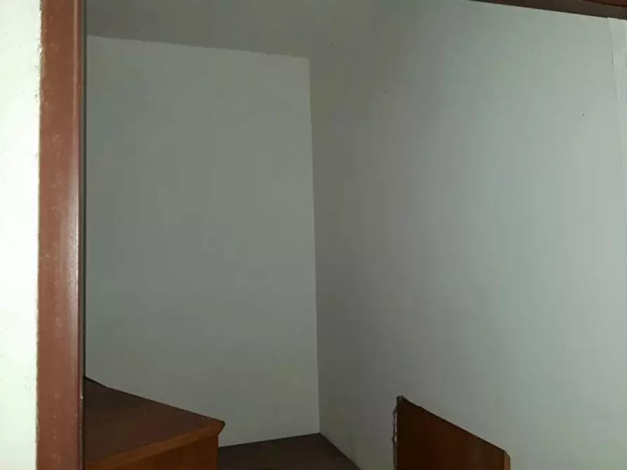 Immagine 5 di Cantina in vendita  in Via Trento, N. 77 a Brindisi