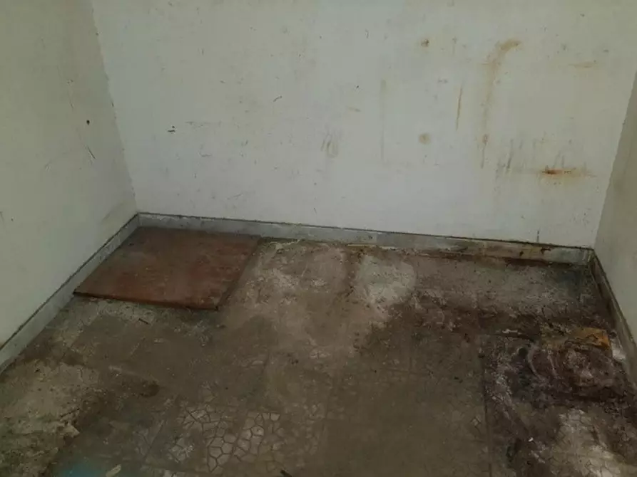 Immagine 5 di Cantina in vendita  in Via Trento, N. 77 a Brindisi