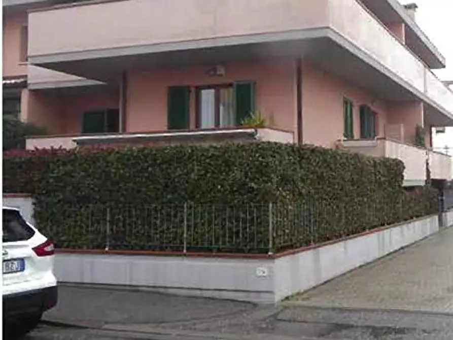 Immagine 4 di Posto auto in vendita  in via Palmiro Foresi, N. 176 a Pistoia