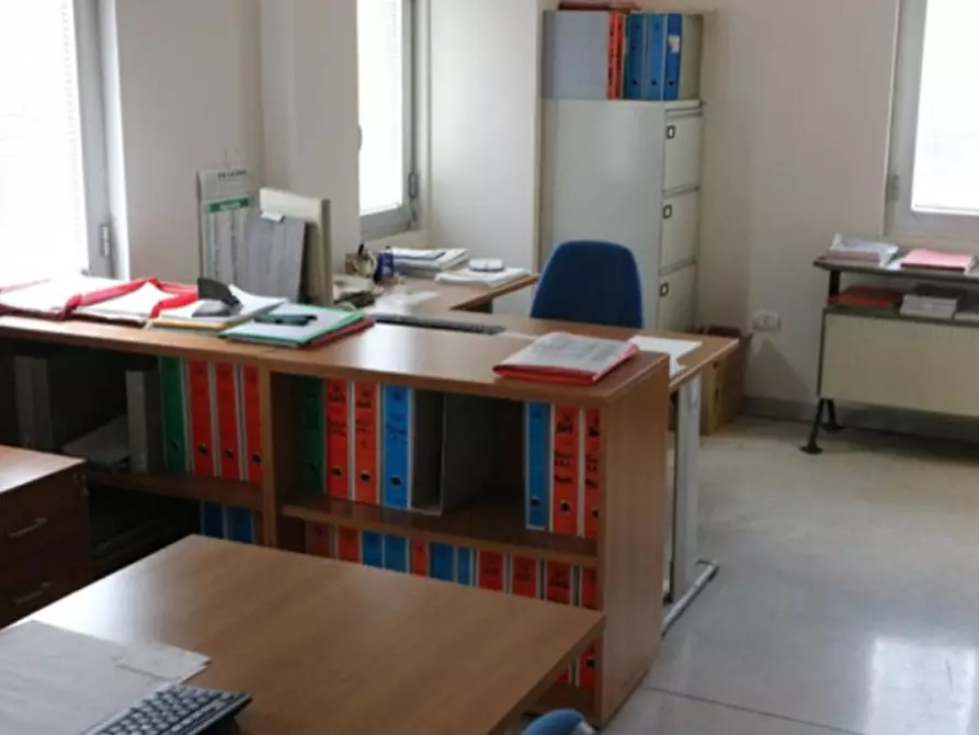 Immagine 17 di Ufficio in vendita  in via 1 Maggio, N. 20E a Trevi