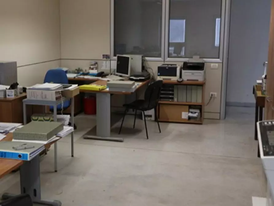 Immagine 20 di Ufficio in vendita  in via 1 Maggio, N. 20E a Trevi