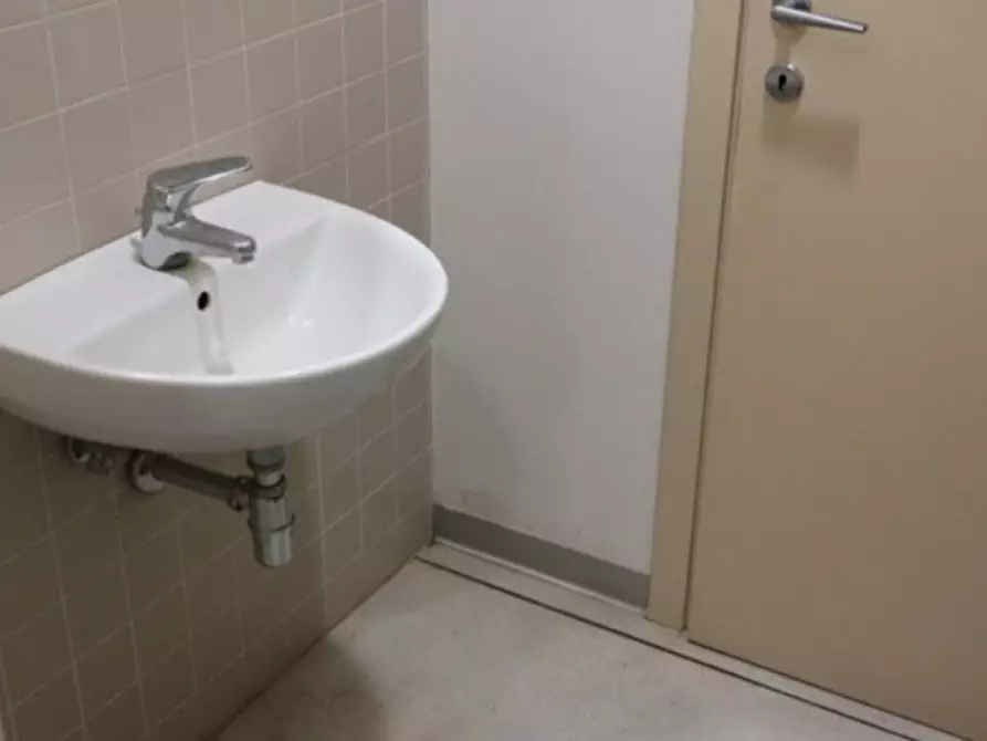 Immagine 24 di Ufficio in vendita  in via 1 Maggio, N. 20E a Trevi