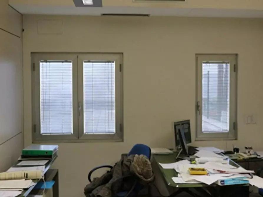 Immagine 27 di Ufficio in vendita  in via 1 Maggio, N. 20E a Trevi