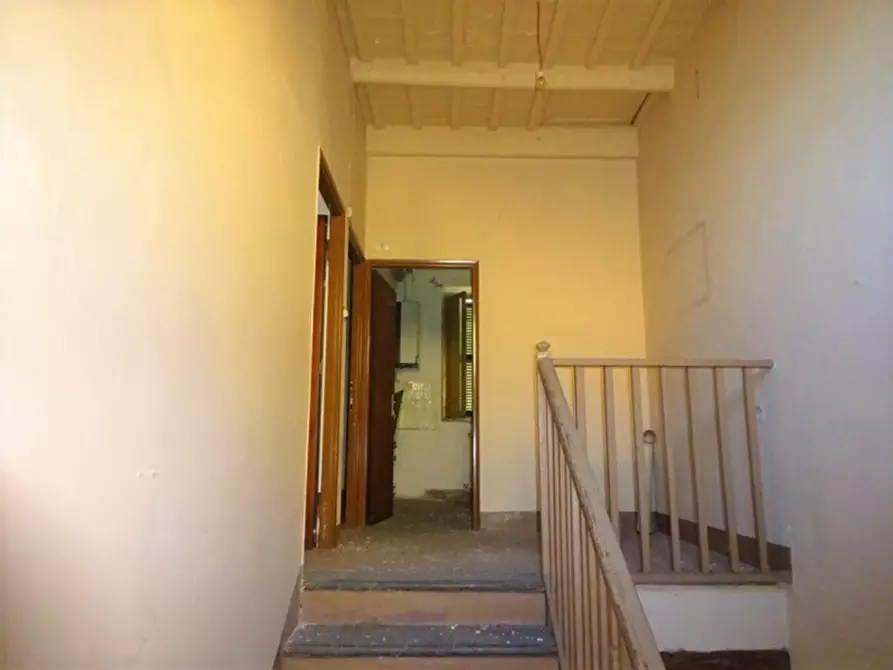 Immagine 16 di Villa in vendita  in Traversa delle Cartiere, N. 31 a Tolentino