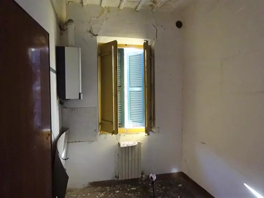 Immagine 19 di Villa in vendita  in Traversa delle Cartiere, N. 31 a Tolentino