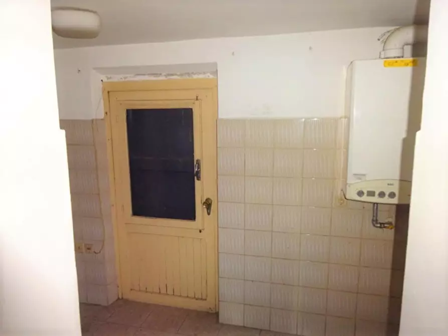 Immagine 28 di Villa in vendita  in Traversa delle Cartiere, N. 31 a Tolentino