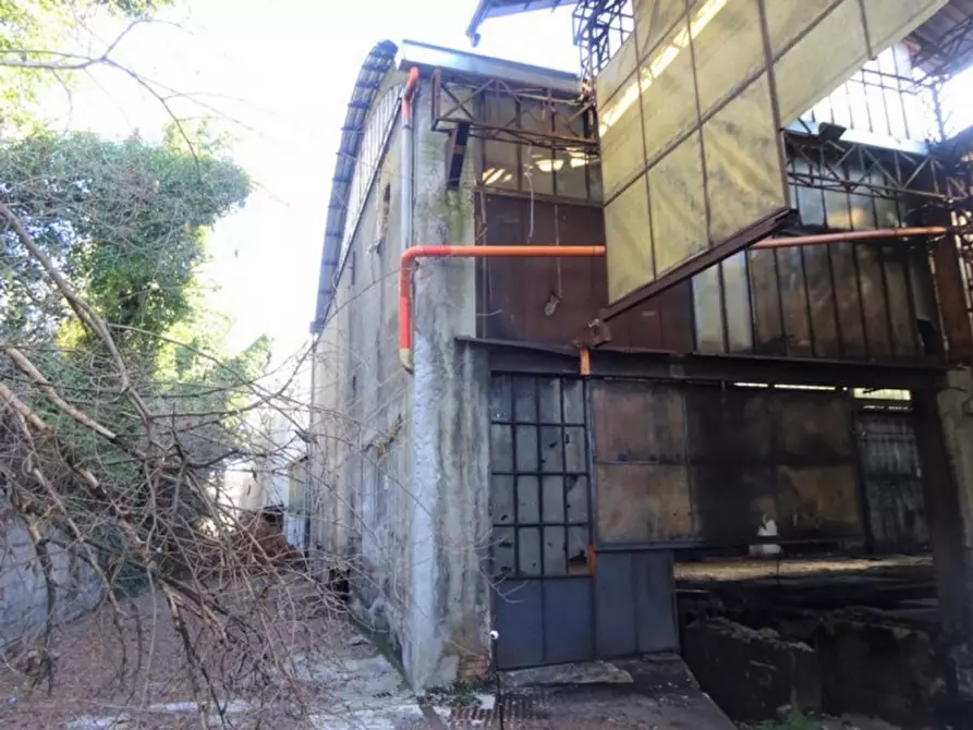 Immagine 2 di Capannone industriale in vendita  in viale XXX Giugno, N. 70 a Tolentino