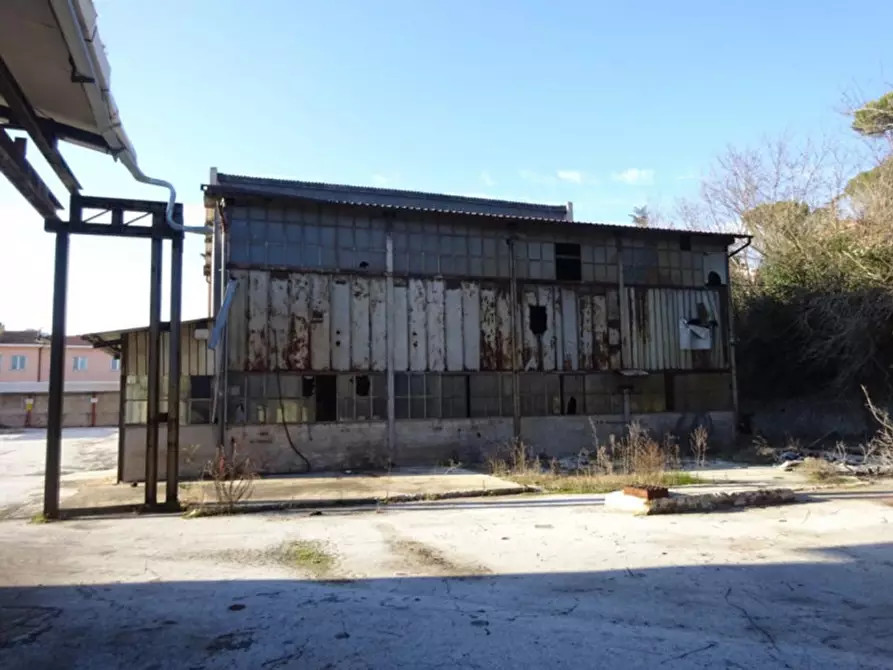 Immagine 3 di Capannone industriale in vendita  in viale XXX Giugno, N. 70 a Tolentino