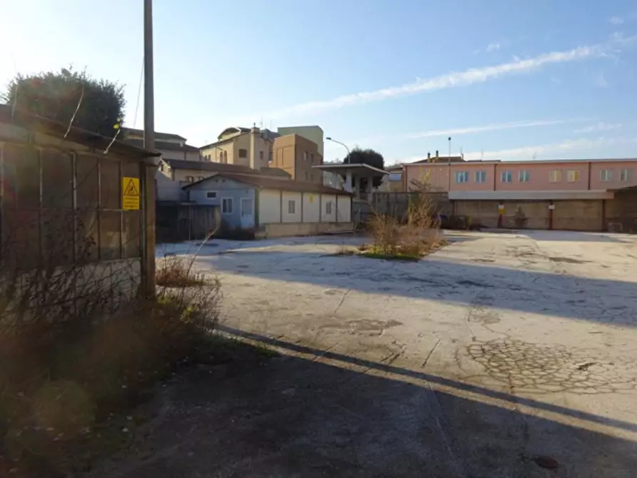 Immagine 9 di Capannone industriale in vendita  in viale XXX Giugno, N. 70 a Tolentino