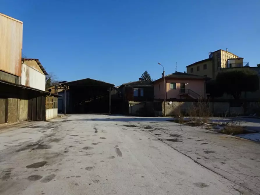 Immagine 10 di Capannone industriale in vendita  in viale XXX Giugno, N. 70 a Tolentino