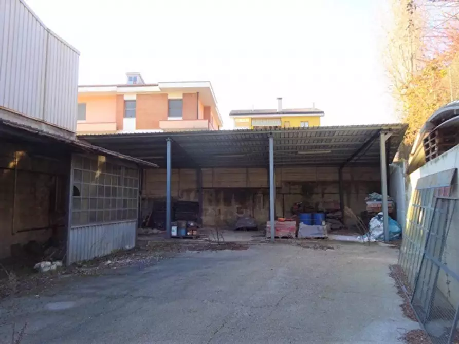 Immagine 12 di Capannone industriale in vendita  in viale XXX Giugno, N. 70 a Tolentino