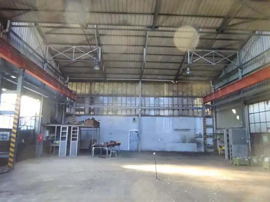 Immagine 14 di Capannone industriale in vendita  in viale XXX Giugno, N. 70 a Tolentino