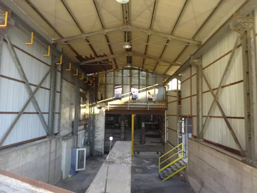 Immagine 18 di Capannone industriale in vendita  in viale XXX Giugno, N. 70 a Tolentino