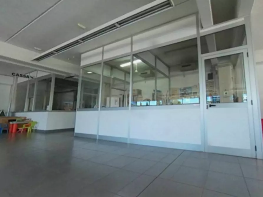 Immagine 5 di Negozio in vendita  in Via Filippo Longo, N. 53 a Magione