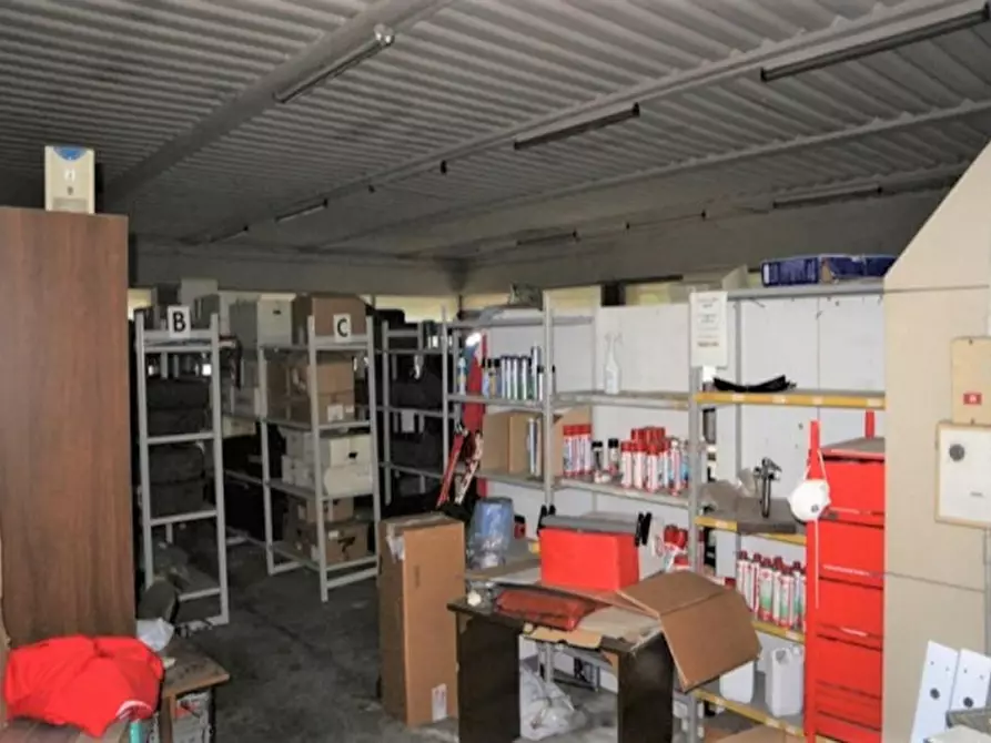 Immagine 10 di Negozio in vendita  in Via Filippo Longo, N. 53 a Magione