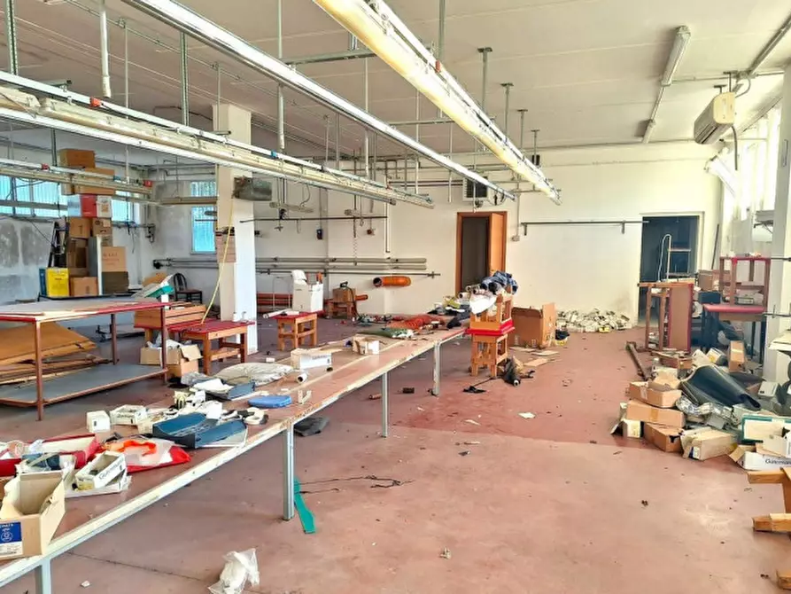 Immagine 11 di Capannone industriale in vendita  in Via delle Maggiolate, N. Snc a Atri