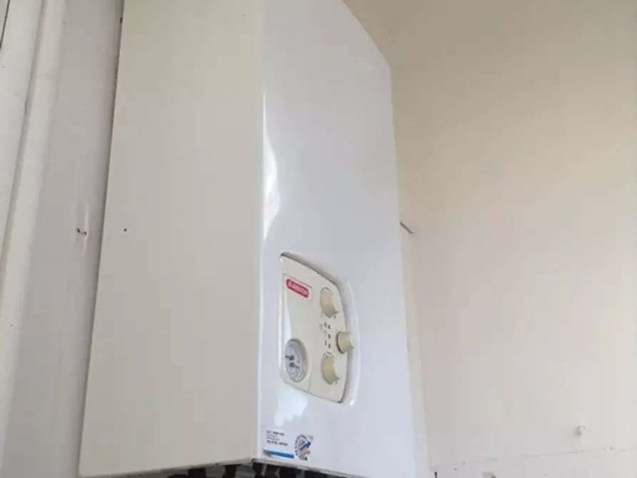 Immagine 14 di Appartamento in vendita  in Via Poio, N. 6 a Fabriano