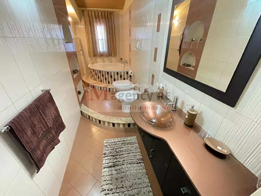 Immagine 13 di Appartamento in vendita  in 17 Via Augusta a Reggio Di Calabria