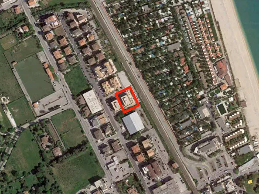 Immagine 2 di Posto auto in vendita  in Via Albania a Porto Sant'elpidio