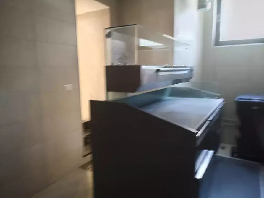 Immagine 11 di Attività commerciale in affitto  in Via Foria 138 a Napoli