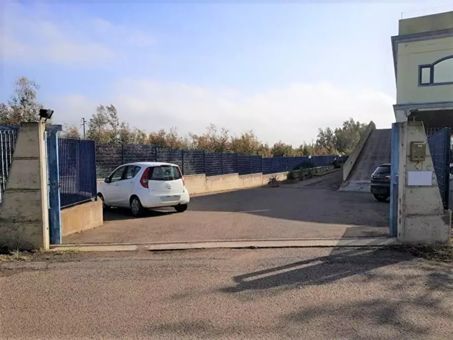 Immagine 9 di Negozio in vendita  in Località Cracaxia a San Gavino Monreale