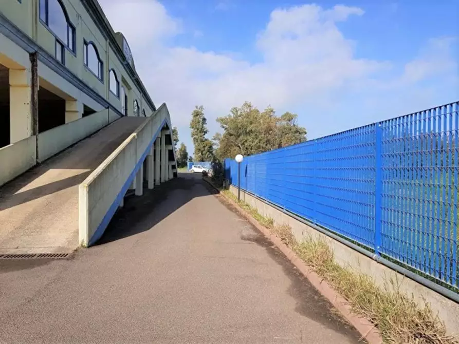 Immagine 11 di Negozio in vendita  in Località Cracaxia a San Gavino Monreale