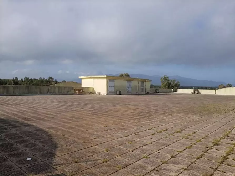 Immagine 18 di Negozio in vendita  in Località Cracaxia a San Gavino Monreale