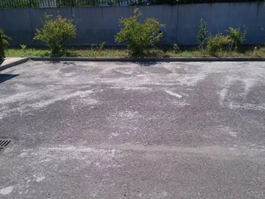 Immagine 8 di Posto auto in vendita  in Via Generale Tosciri a Tortolì