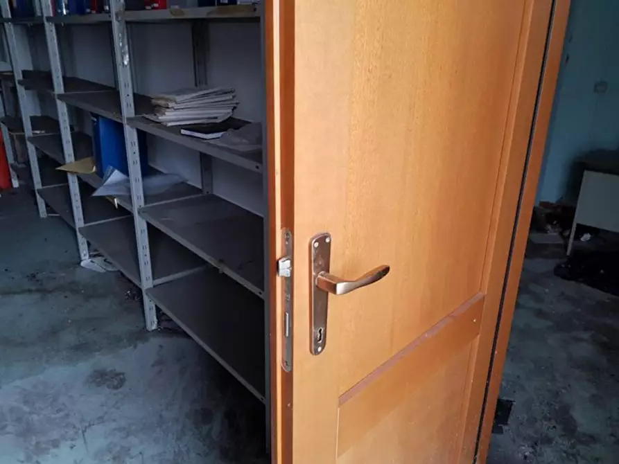 Immagine 12 di Ufficio in vendita  in Via Garibaldi, N. 86 a Serrenti