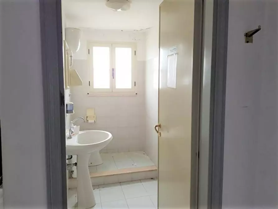 Immagine 13 di Ufficio in vendita  in Via Garibaldi, N. 86 a Serrenti