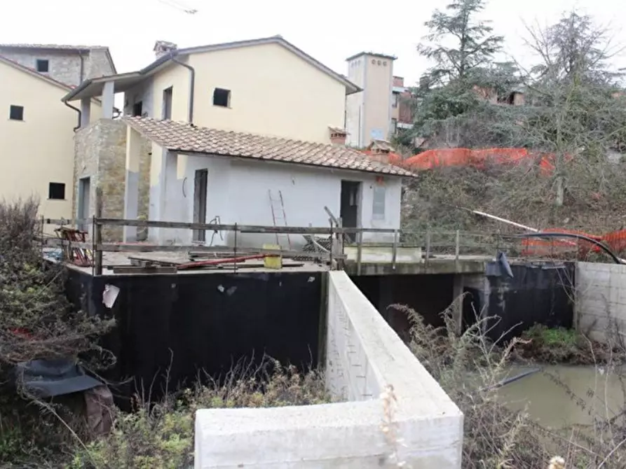 Immagine 12 di Terreno in vendita  in Croce Fiorentina a Castellina In Chianti